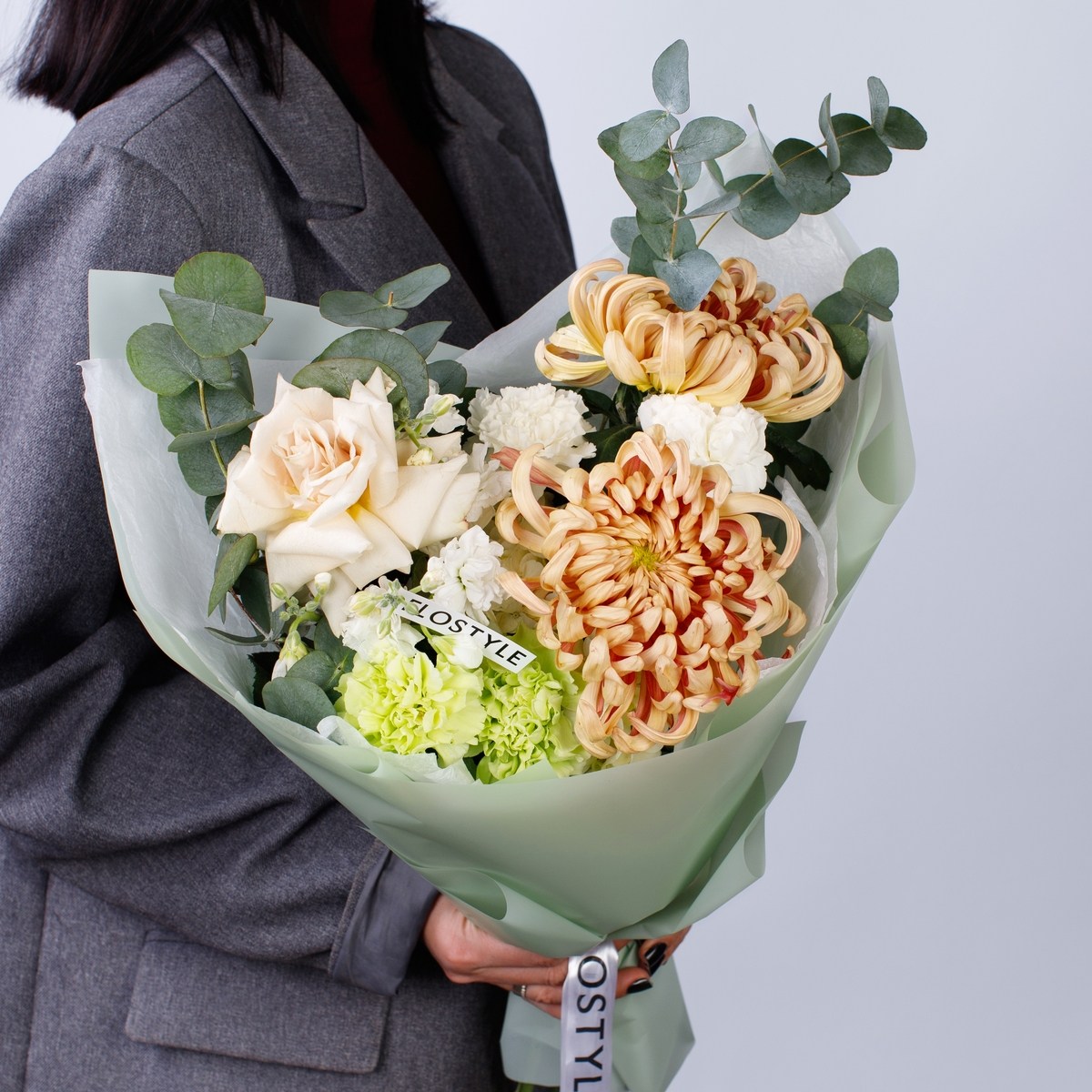 buket s hrizantemoj 474